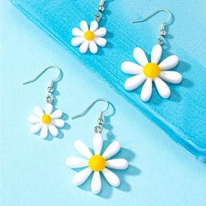 Daisy Dangle Earrings